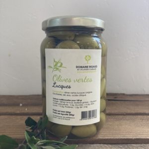 Olives vertes du local en bocal